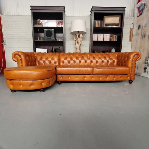 Classic Chesterfield Bank – SC Mosterdbruin, Leer