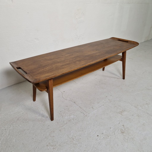 Cooler Vintage-Couchtisch