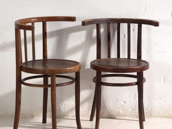 Antike Sessel im Thonet-Stil aus Bugholz – Mitteleuropa, circa 1930 - 2er-Set Stühle #3 (photo 2 of 40)
