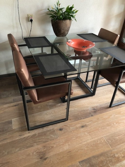 Hele mooie Leo Lux eettafel en 4 stoelen 