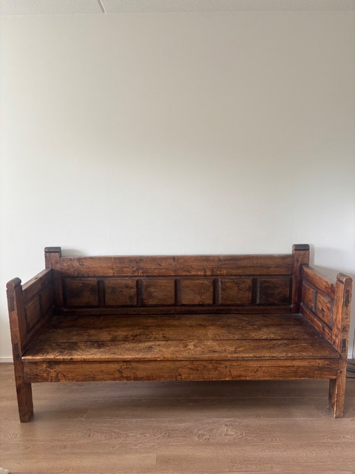 Sofá español antiguo