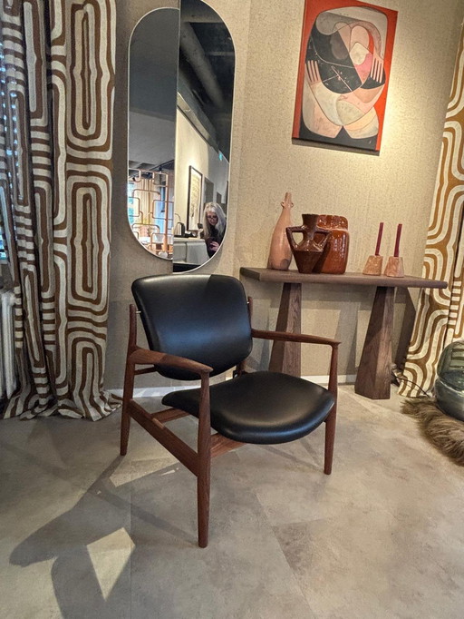 House of Finn Juhl France Chair Black Leather