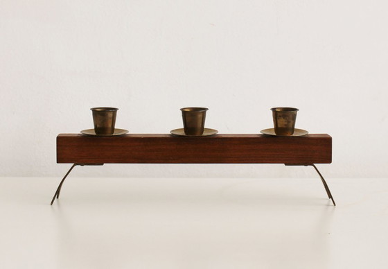 Image 1 of 1960er Jahre Skulpturaler Kerzenständer aus Holz und Messing