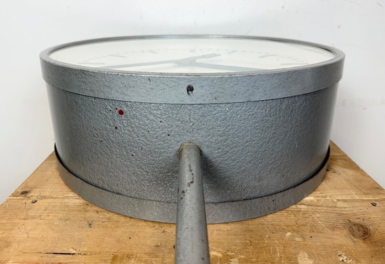 Image 1 of Grote industriële dubbelzijdige spoorweg- of fabrieksklok van Pragotron, jaren 60