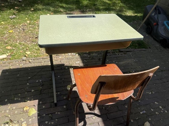 Image 1 of Retro schoolbankje met bijpassend stoeltje