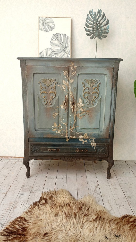 Image 1 of Wooden cabinet "Golden Florals"