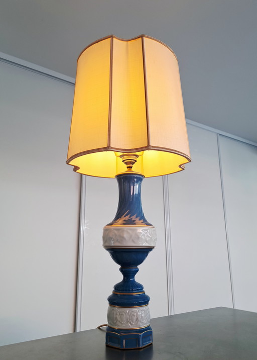 Französische Tischlampe „Couleuvre“ aus Porzellan