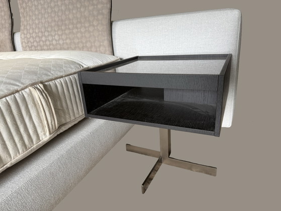 Cama desplazada Minotti Yang – Camas de matrimonio, Leather, Other (photo 6 of 12)