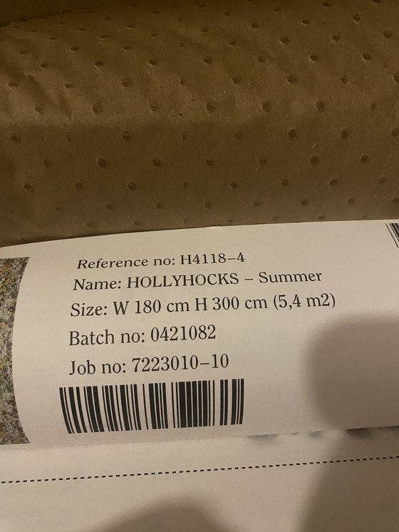 Image 1 of Sfondo estivo di House of Hackney Hollyhocks