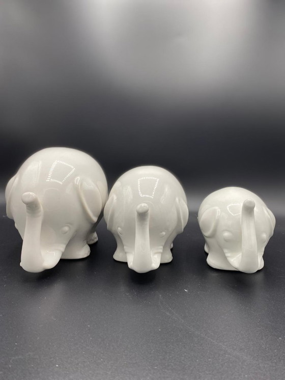 Image 1 of Vintage Iconic 80s statue elephant ceramic figurines Elki Steengoed Holland 3 pieces small to large