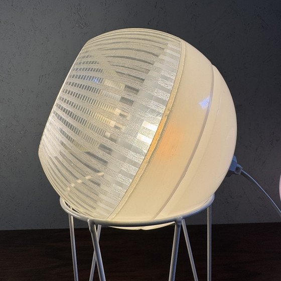 Image 1 of VV Original Eyeball Lamp