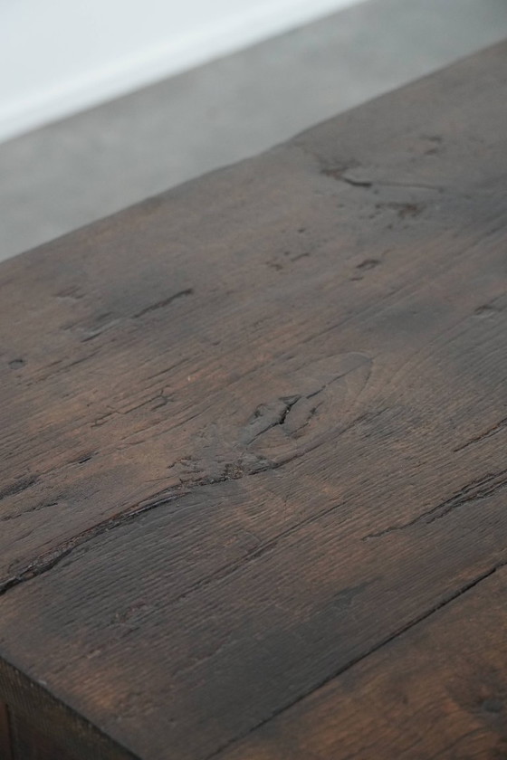 Image 1 of Mesa de centro antigua de madera de castaño del sur de Europa del siglo XVIII con dos cajones