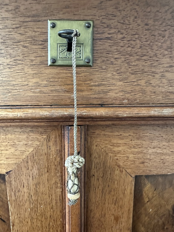 Image 1 of Armario de pared art déco antiguo / armario para niñas