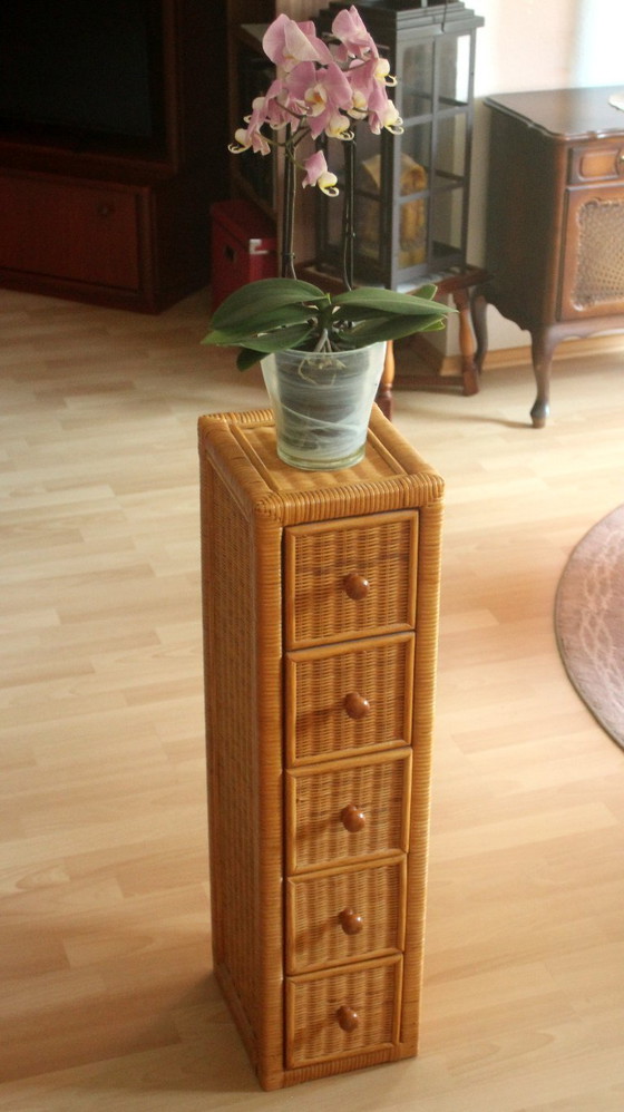 Image 1 of Mobiletto/mensola/credenza di piccole dimensioni realizzato in bambù e legno di rattan.