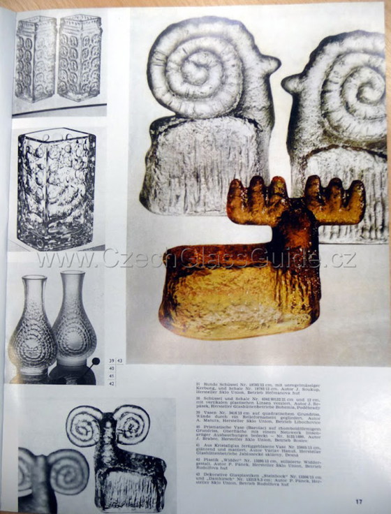 Image 1 of Set di 3 statuette vintage di animali in vetro pressato: Pavel Panek, Capanna di Rudolfova, anni '70