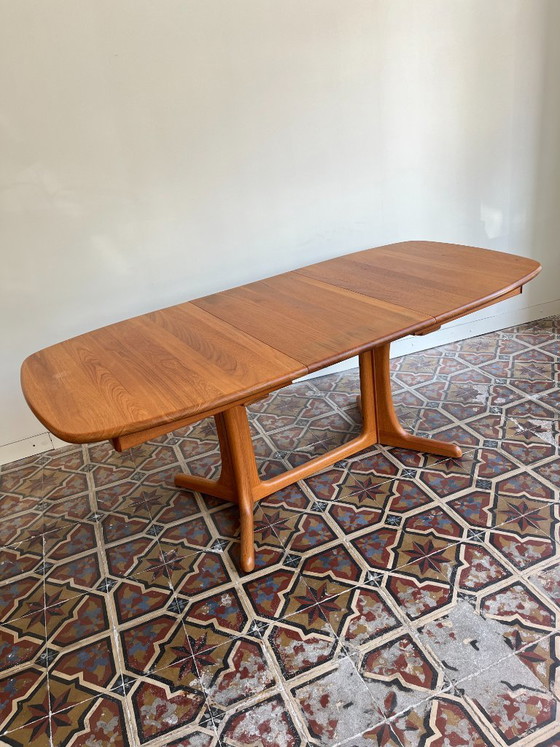 Image 1 of Danish dining table – Dyrlund