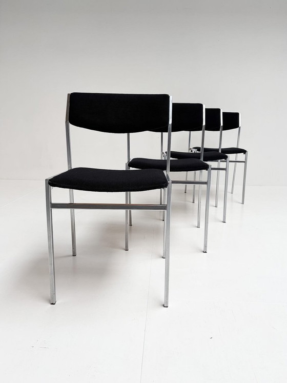 Lot de 4 chaises empilables Gijs van der Sluis, années 1970 – Chaises de salle à manger, Textile (photo 2 of 12)
