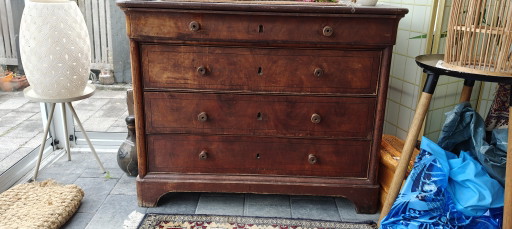 Cómoda robusta y característica del siglo XIX. – ladekasten, Wood