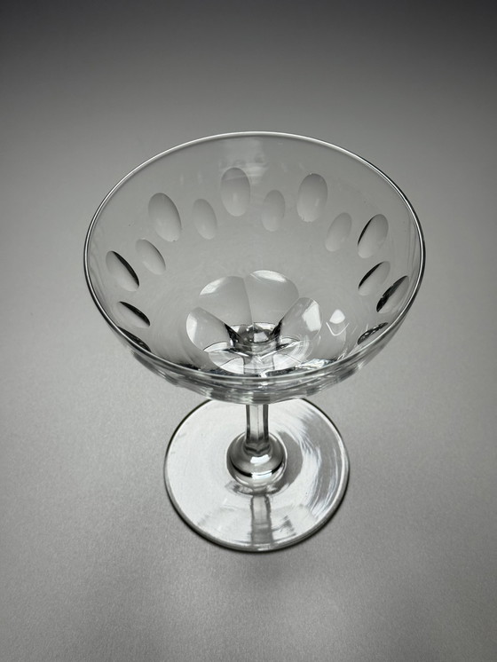 Image 1 of Set van 8 Art Deco champagnecoupéglazen (jaren 1920-1930) – halfkristal, handgegraveerd
