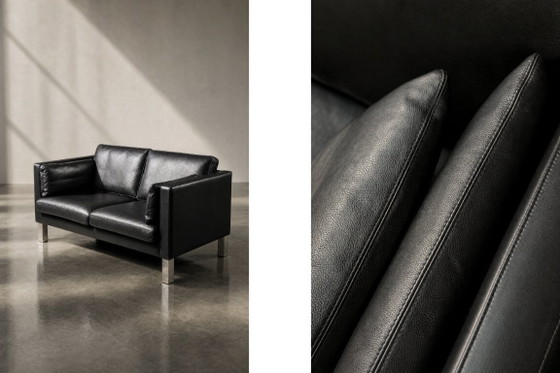 Vintage Deense tweezitsbank van zwart leer uit het midden van de 20e eeuw, Deens modern design, jaren 70 (photo 9 of 24)