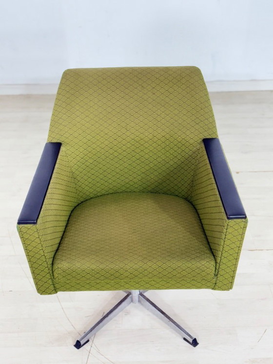 Image 1 of Vintage armchair, swivel armchair