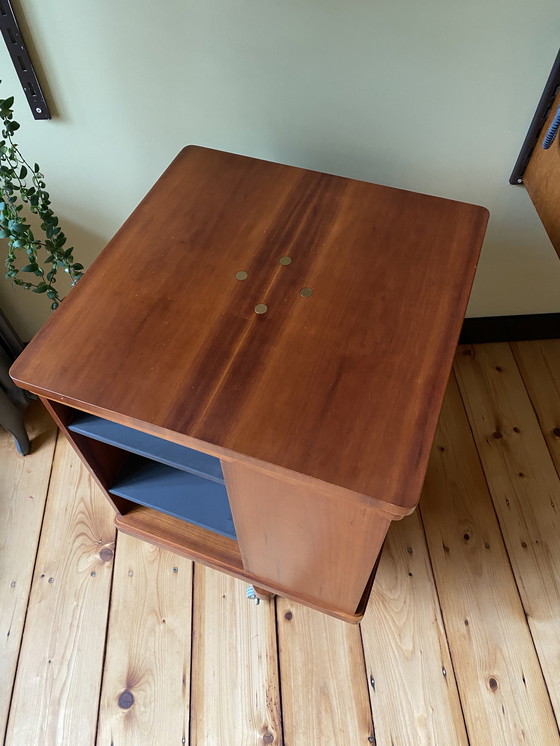 Image 1 of Giorgetti boekenmolen bijzettafel 