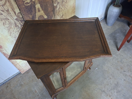 Image 1 of Antieke klassieke vitrinekast, servieskast, whiskeybar, wijnkast met afneembaar dienblad afm: 79x53cm en 80cm hoog.