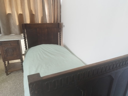 Prachtig Antiek Bed Met Nachtkastje