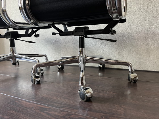 Image 1 of Eames EA108 Set - Schwarz / Chrom - Vitra