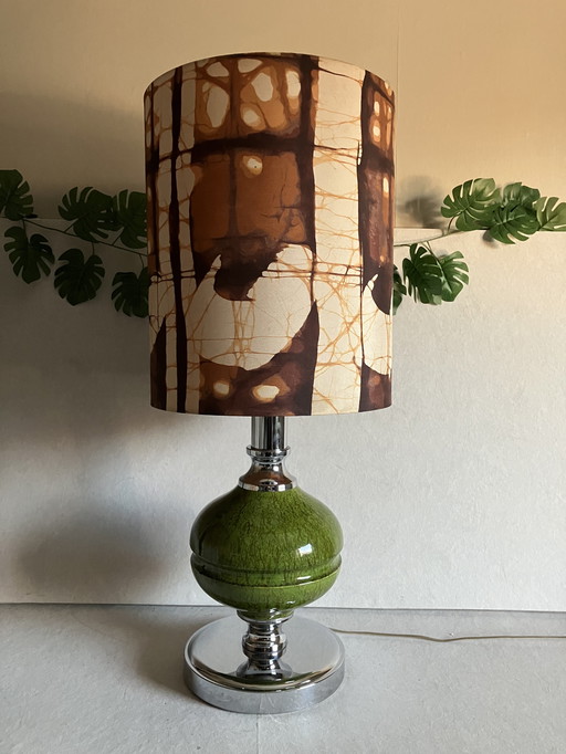 Vintage Table Lamp With Chrome And Ceramic Base.