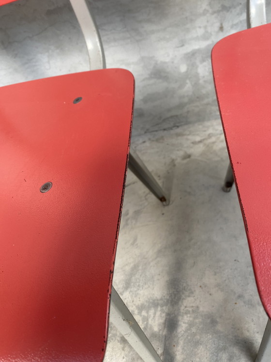 Image 1 of 2 chaises rouges Friso Kramer Revolt