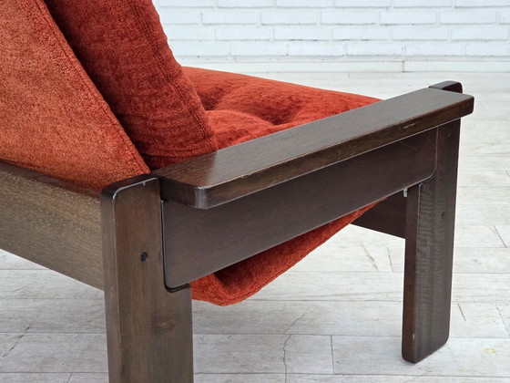 Image 1 of Deense fauteuil uit de jaren 70, oranje/rood meubelvelours, donker eikenhout.