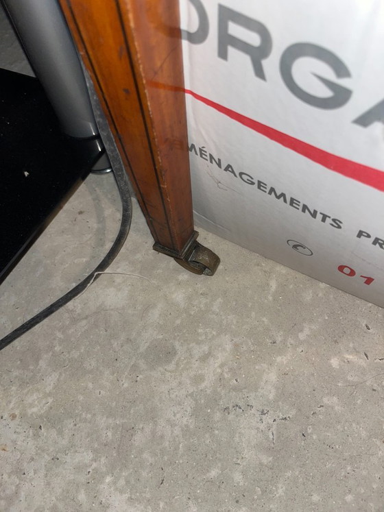 Image 1 of Maple & Co Prachtig Edwardiaans bureau van satijnhout met kruisbanden van walnoothout