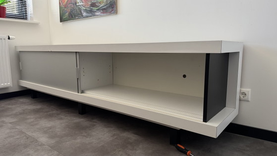 Image 1 of Castelijn sideboard d242 white with aluminium doors and black side panels