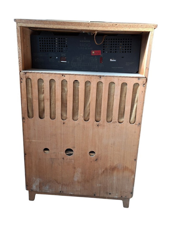 Image 1 of Siemens "Type M 848" mobiele radio-fonograaf – iconisch ontwerp uit de jaren 50