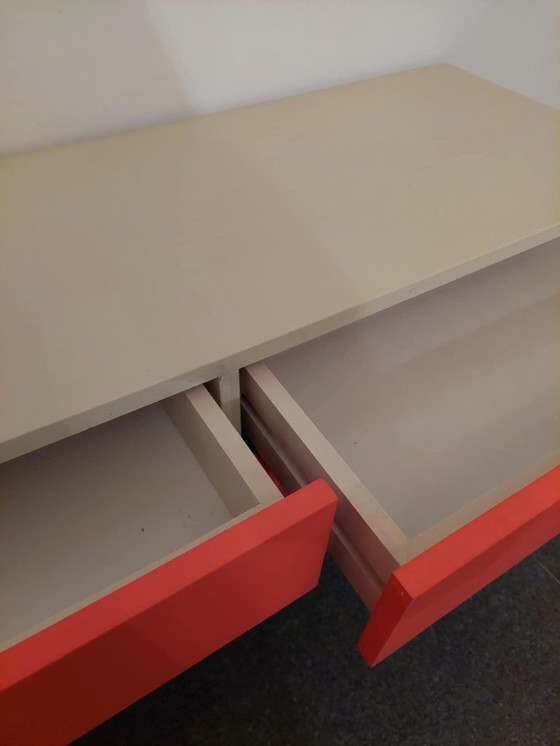 Image 1 of Cassettiera/mobiletto basso arancione vintage, anni '70