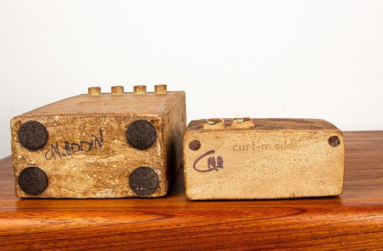 Image 1 of Paar Zweedse vazen, Brutalistische stijl, van steengoed met geëmailleerde hals door Curt Magnus-Addin 1960.