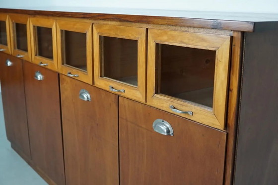 Image 1 of Vintage Nederlandse beuken- en eikenhouten fourniturenkast / graankast, jaren 1950