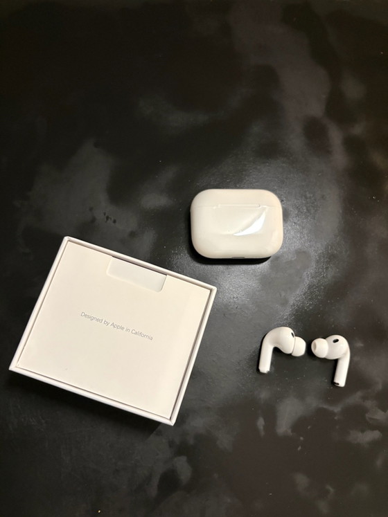 Pro 3 AirPod, Apple, Dekorative Objekte, Metall, Kunststoff, Weiß (Foto 2 von 5)