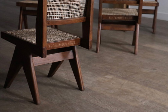 Set van 8 Pierre Jeanneret PJ-SI-25-A armloze stoelen, Chandigarh, 1958 – Eetkamerstoelen, Wood (photo 17 of 17)