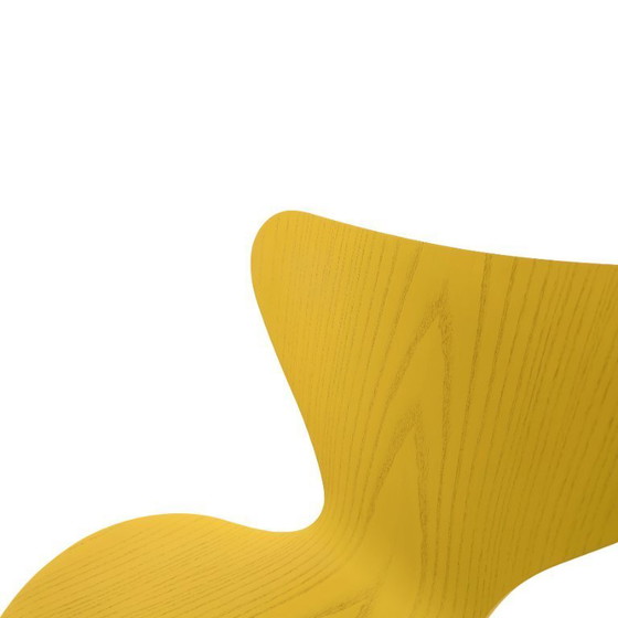 Image 1 of Juego de 2 sillas Fritz Hansen Serie 7, diseño de mediados de siglo, color amarillo, de Arne Jacobsen.