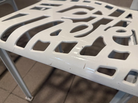 Artifort | Jeremy Harvey | Hello There Chair | White metal | 2 pieces – Dining chairs (photo 4 of 11)
