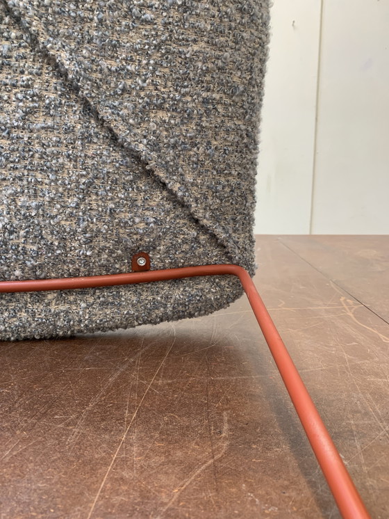 Image 1 of Sedia di design restaurata – Lana bouclé e acciaio inossidabile