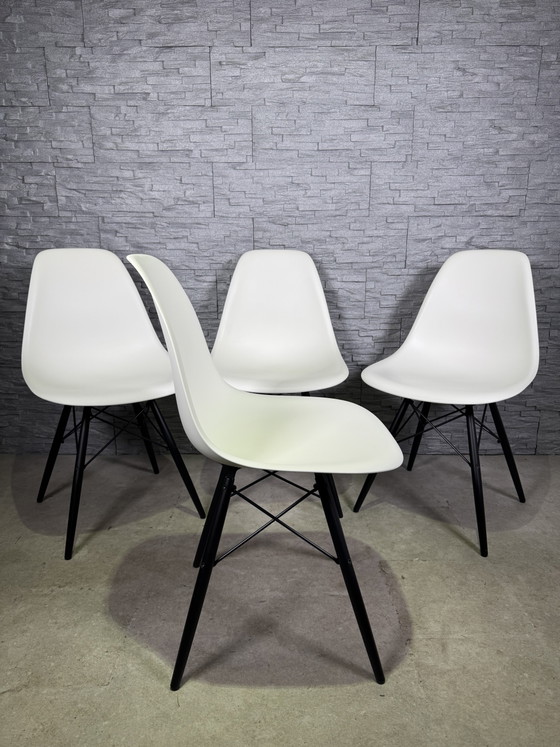 4 x Vitra DSW Chairs White with Black Maple Base – Dining chairs, Plastic, Wood, Modern (photo 4 of 11)
