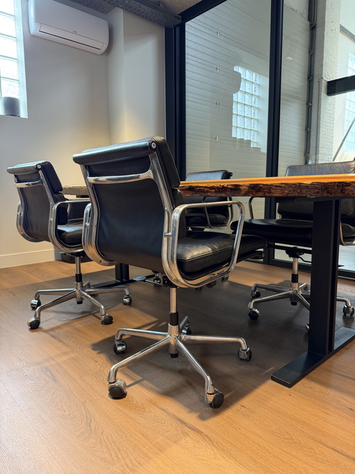 Lot de 4 - Coussins Eames ICF EA217 Softpad en cuir noir et aluminium