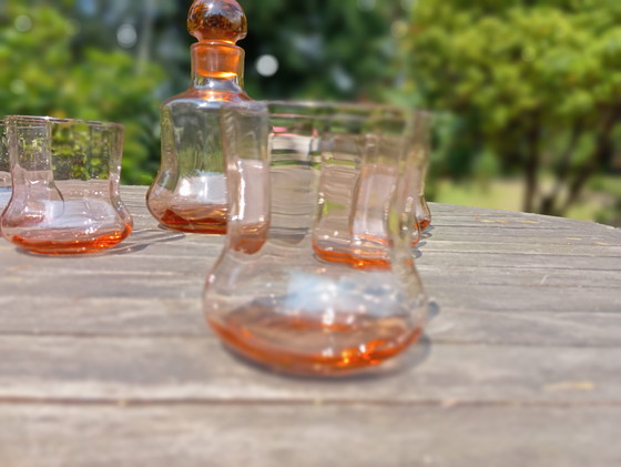 Image 1 of 5 bicchieri da whisky in vetro rosa vintage e decanter