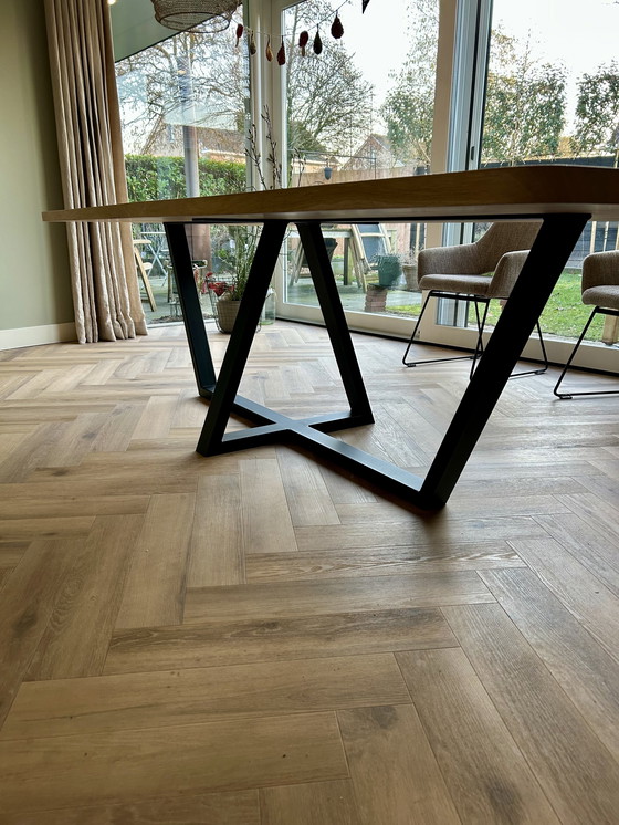 Image 1 of Table de salle à manger en chêne massif 260 cm – piètement design
