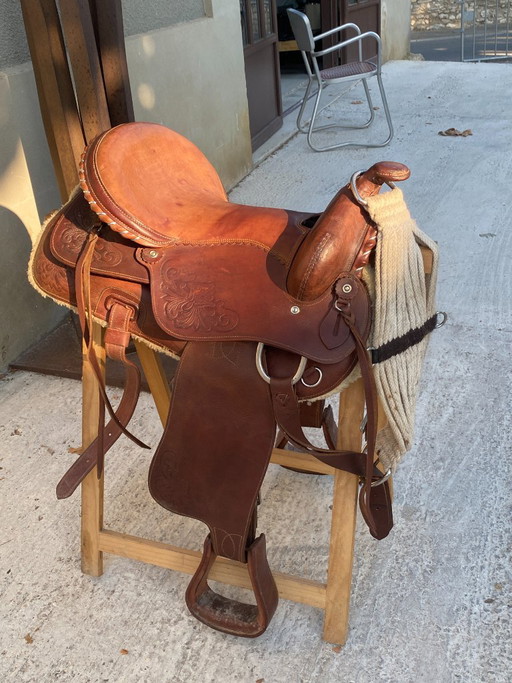 Western rijzadel, leer bekleed met schapenvacht, circa 2000 – decoratie, Leather, Metal