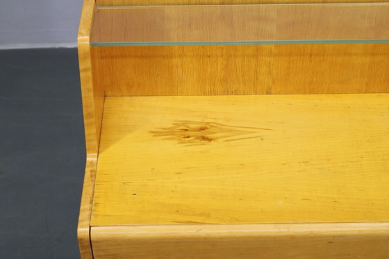 Image 1 of Nachtkastjes en ladekast met glazen legplank uit 1960, Tsjecho-Slowakije