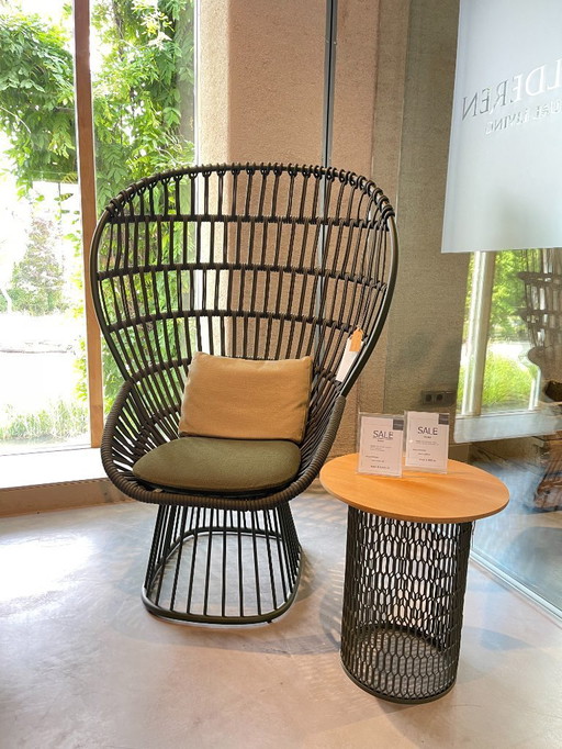 1x poltrona club Cala con tavolino laterale Mesh di Kettal